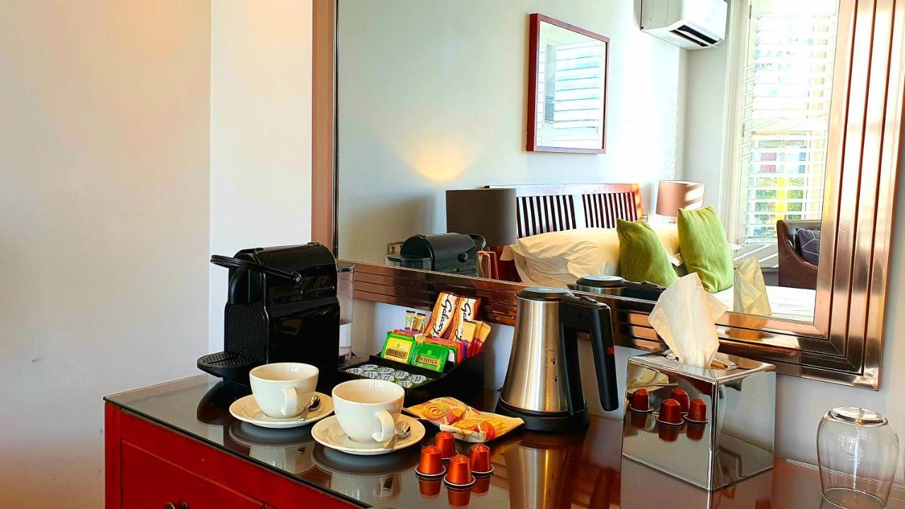 A Room With A View Brighton Eksteriør billede A Nespresso machine in a hotel room
