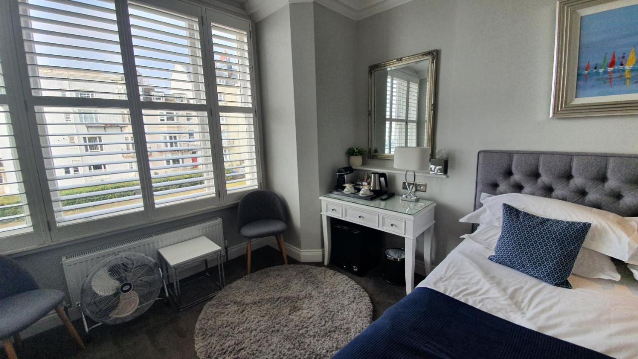 A Room With A View Brighton Eksteriør billede A room at the hotel