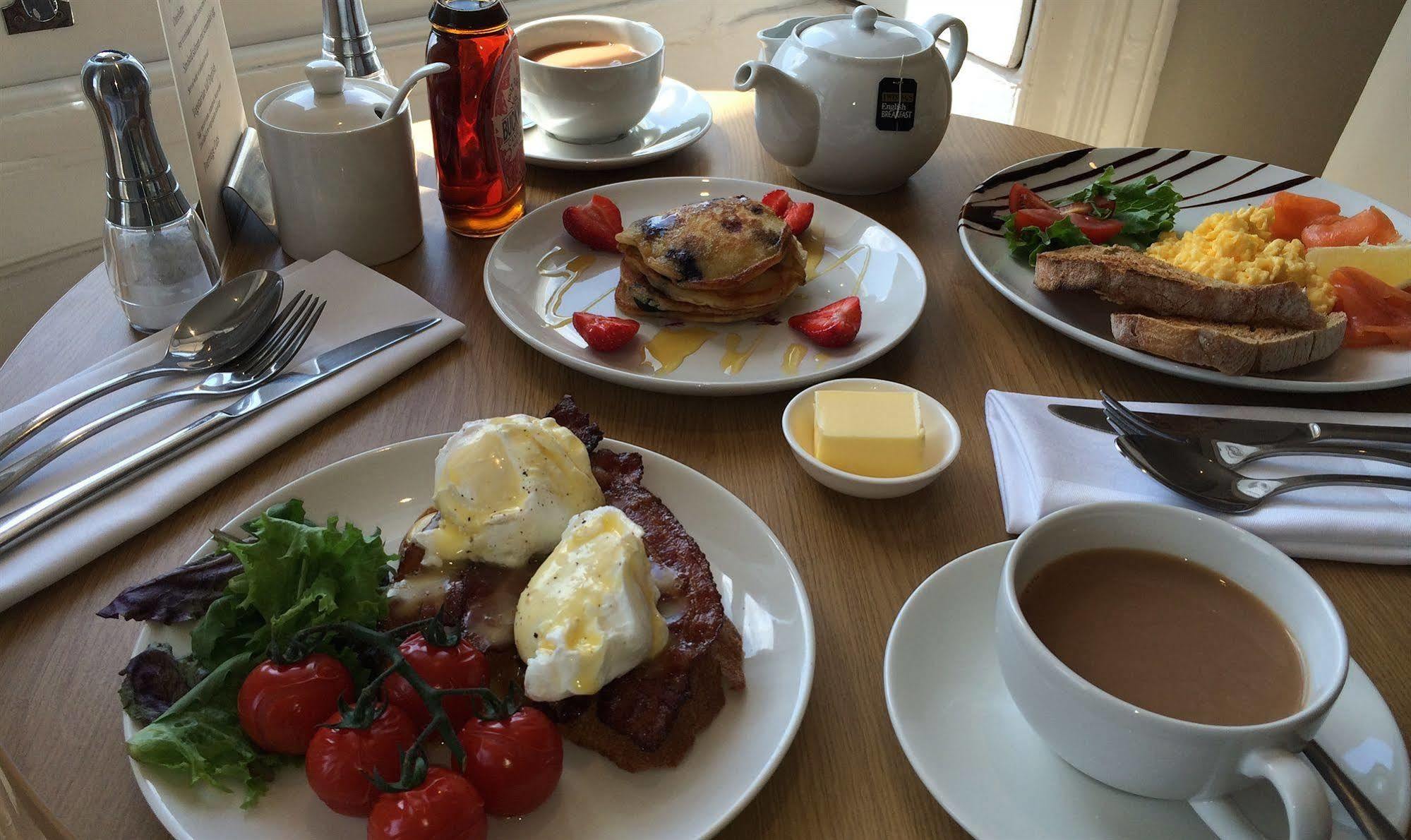 A Room With A View Brighton Eksteriør billede Breakfast at the hotel